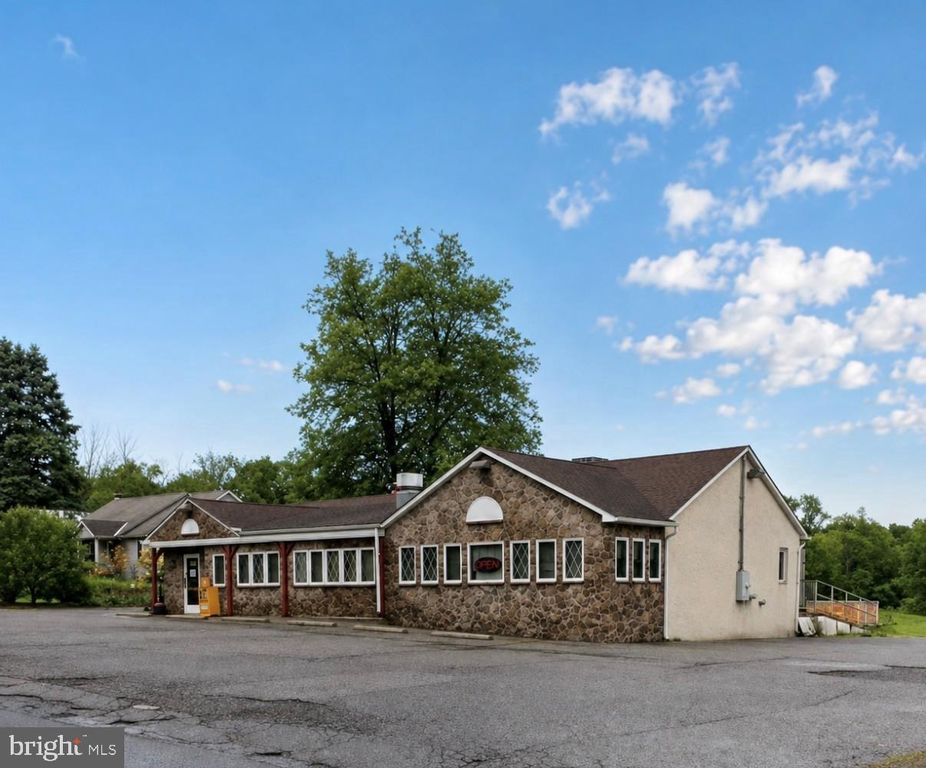 3771 LAYFIELD RD, PENNSBURG, PA 18073 — exterior