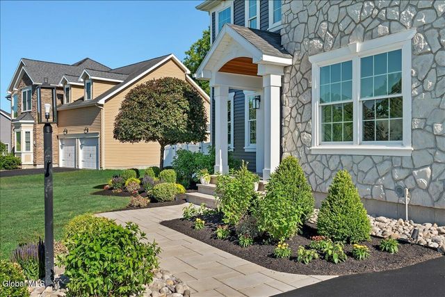 7 Pond View Drive, Clifton Park, NY 12065