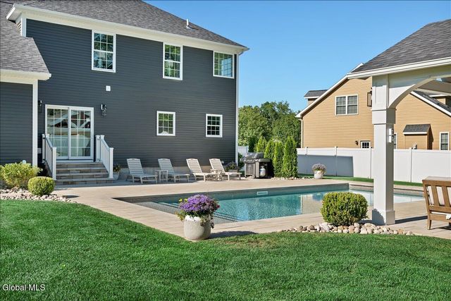 7 Pond View Drive, Clifton Park, NY 12065