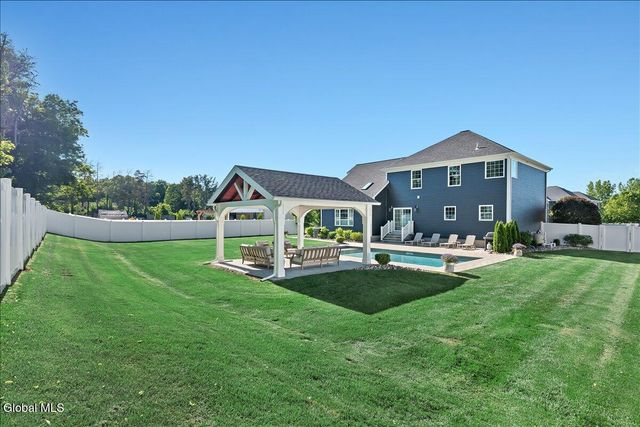 7 Pond View Drive, Clifton Park, NY 12065