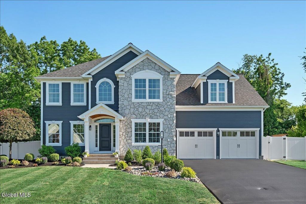 7 Pond View Drive, Clifton Park, NY 12065