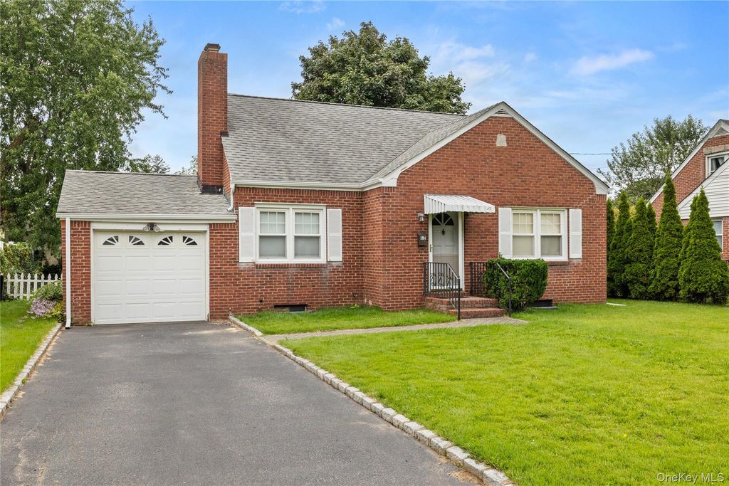 12 Benjamin Avenue, Amityville, NY 11701 — exterior