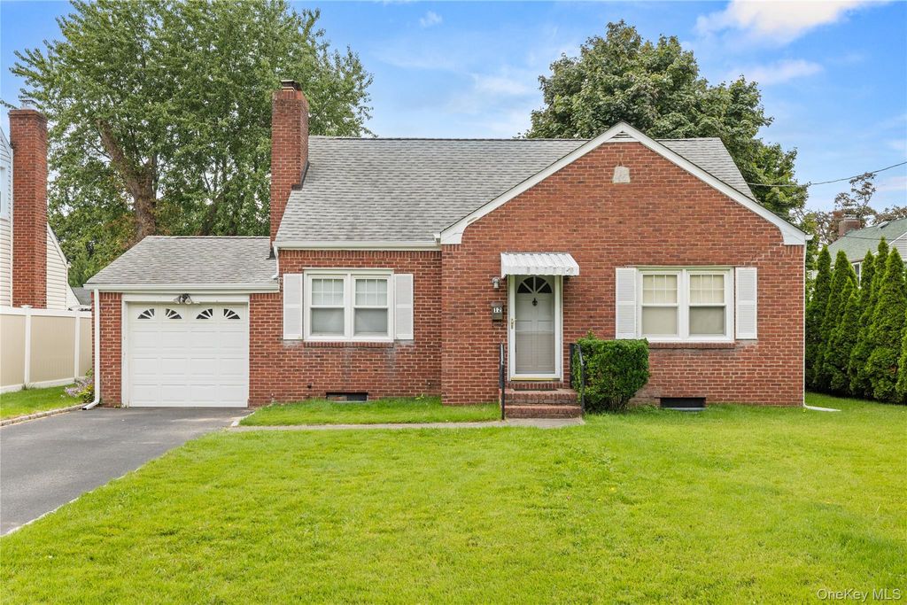 12 Benjamin Avenue, Amityville, NY 11701 — photo 2