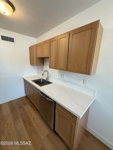 1518 E Hedrick Dr Apt D, Tucson, AZ 85719