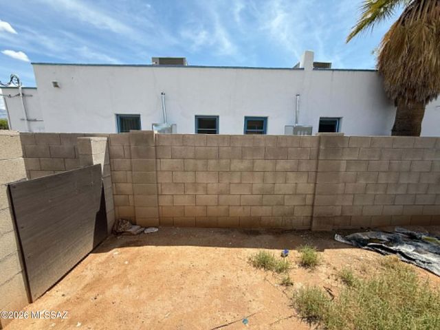 1518 E Hedrick Dr Apt D, Tucson, AZ 85719