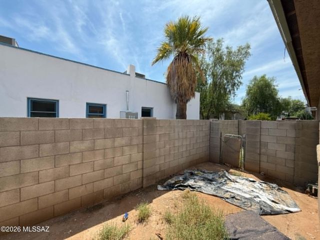1518 E Hedrick Dr Apt D, Tucson, AZ 85719