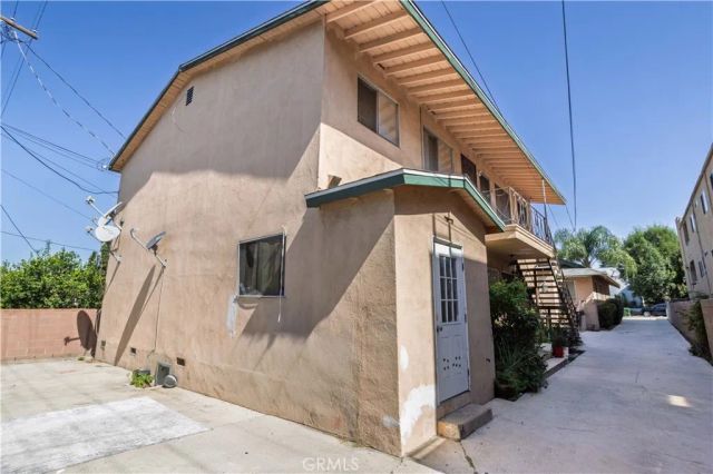 14138 Gilmore Street, Van Nuys, CA 91401