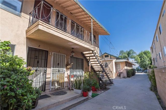 14138 Gilmore Street, Van Nuys, CA 91401
