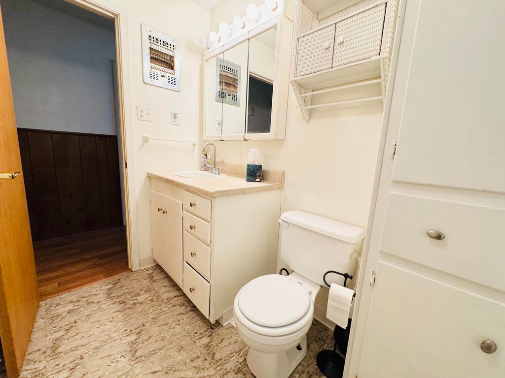 Image 12 of property listing at 5702 Fruitland Farm Road, San Angelo, TX 76903