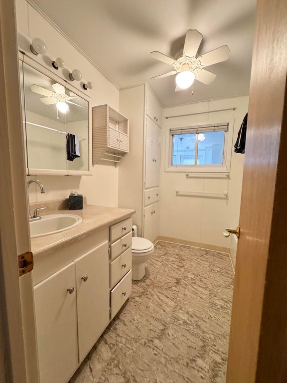 Image 14 of property listing at 5702 Fruitland Farm Road, San Angelo, TX 76903