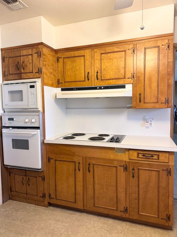 Image 21 of property listing at 5702 Fruitland Farm Road, San Angelo, TX 76903