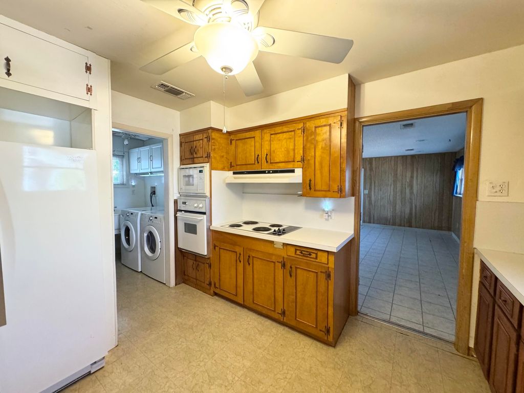 Image 4 of property listing at 5702 Fruitland Farm Road, San Angelo, TX 76903