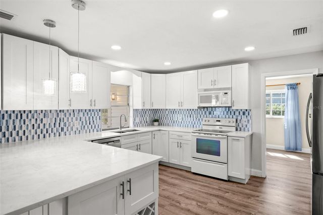 706 SW 51ST STREET TERRACE, Cape Coral, FL 33914