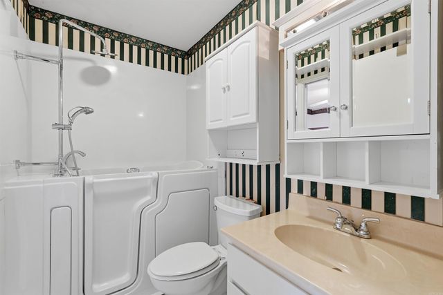 110 Fairway Ct, Hot Springs, AR 71913