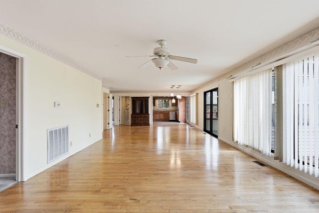 110 Fairway Ct, Hot Springs, AR 71913