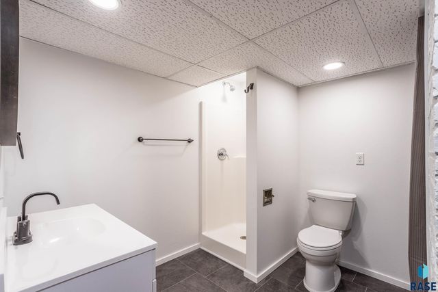 1230 W 8th St Street, Sioux Falls, SD 57104