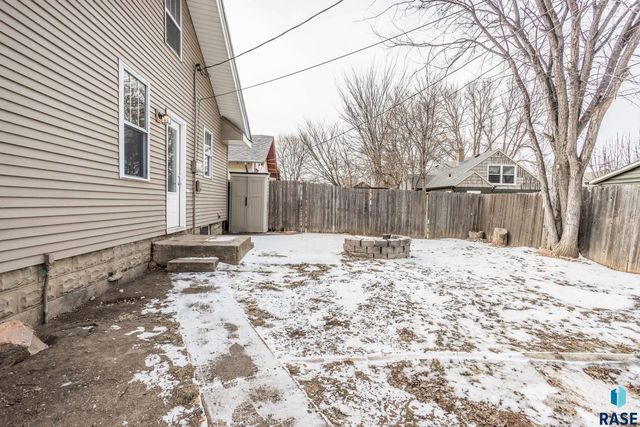 1230 W 8th St Street, Sioux Falls, SD 57104