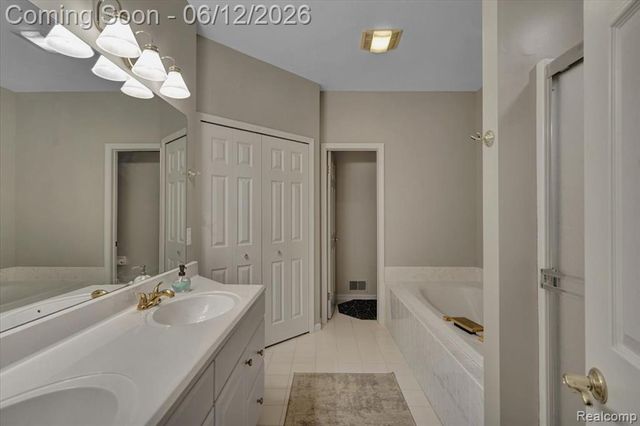 1521 Rio Grande Court, Flint, MI 48532
