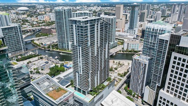 68 SE 6th St 2104, Miami, FL 33131