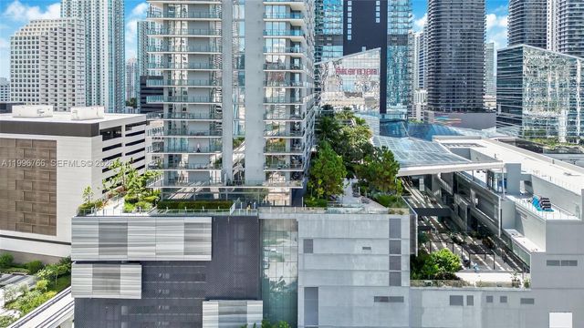 68 SE 6th St 2104, Miami, FL 33131