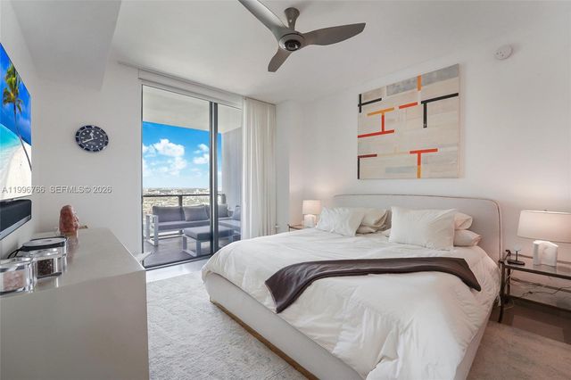 68 SE 6th St 2104, Miami, FL 33131