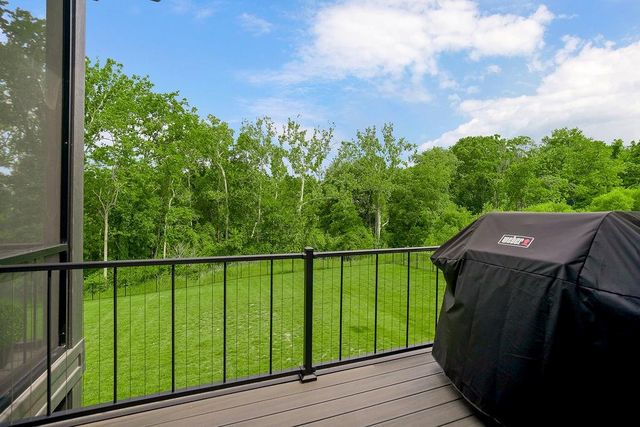 2270 Scenic View Drive, Riverside, MO 64150