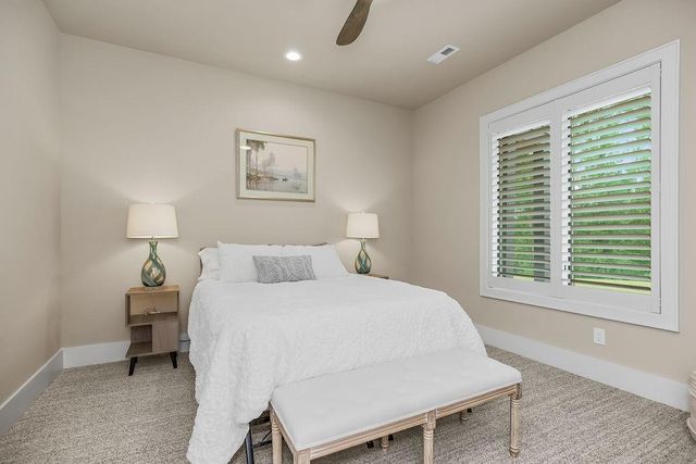 2270 Scenic View Drive, Riverside, MO 64150