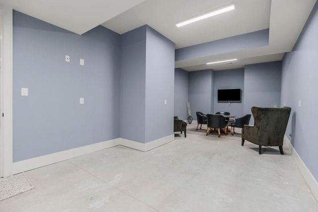 2270 Scenic View Drive, Riverside, MO 64150