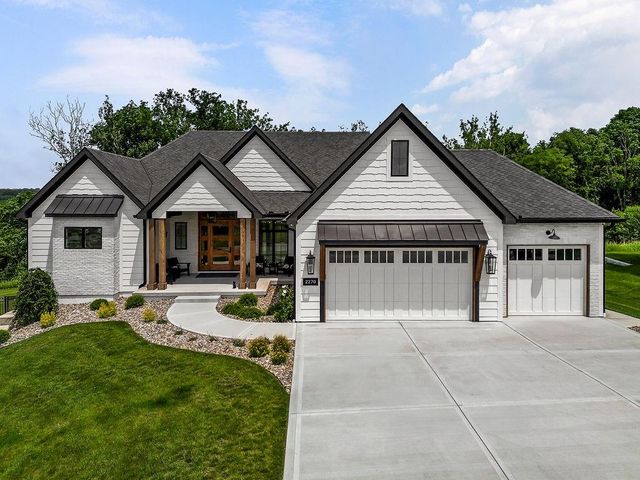 2270 Scenic View Drive, Riverside, MO 64150
