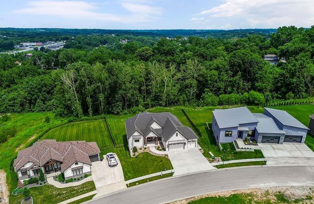 2270 Scenic View Drive, Riverside, MO 64150