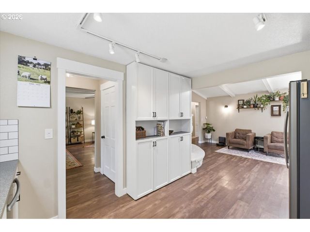 1895 AERIAL Way, Salem, OR 97302