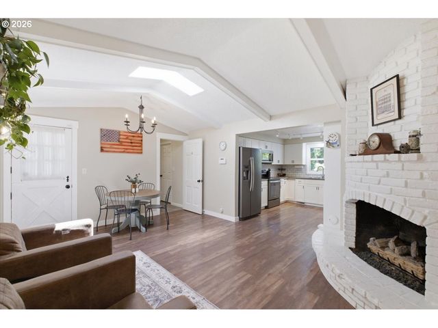 1895 AERIAL Way, Salem, OR 97302