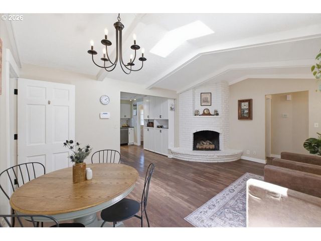 1895 AERIAL Way, Salem, OR 97302