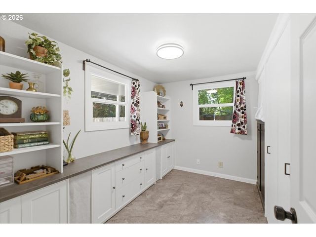 1895 AERIAL Way, Salem, OR 97302