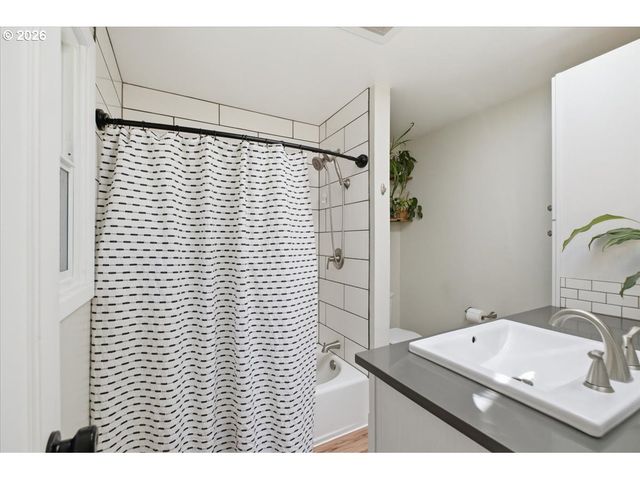 1895 AERIAL Way, Salem, OR 97302