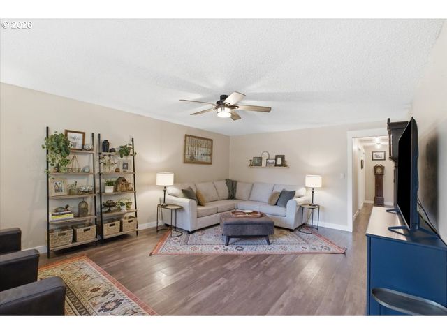 1895 AERIAL Way, Salem, OR 97302