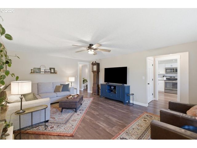 1895 AERIAL Way, Salem, OR 97302
