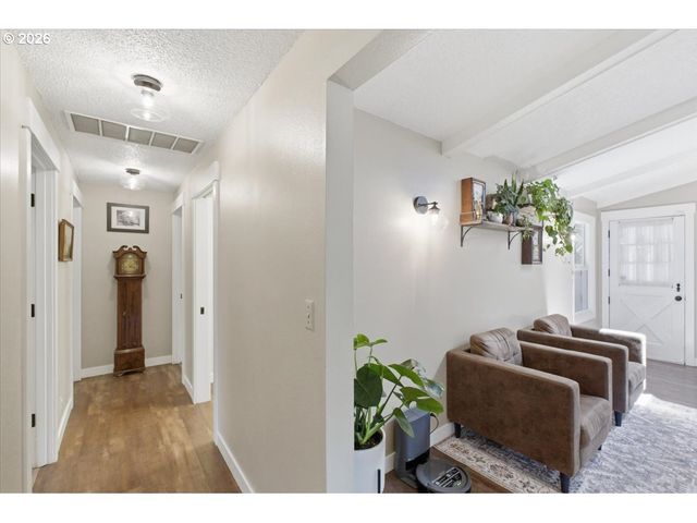 1895 AERIAL Way, Salem, OR 97302