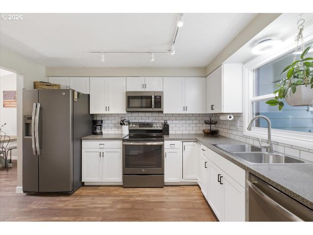 1895 AERIAL Way, Salem, OR 97302