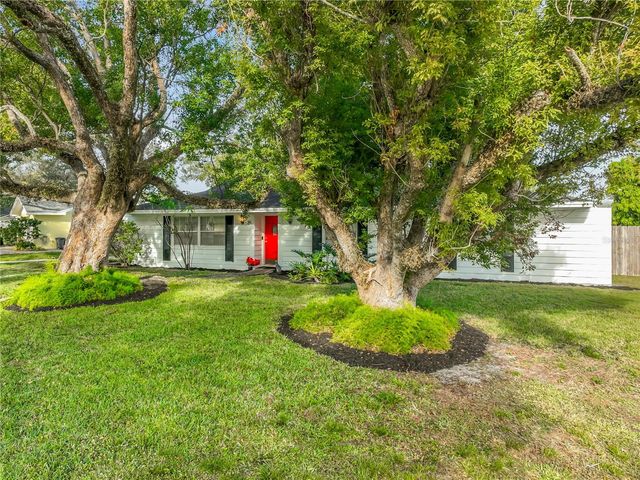 415 HERMITAGE DRIVE, Altamonte Springs, FL 32701
