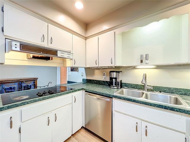 415 HERMITAGE DRIVE, Altamonte Springs, FL 32701