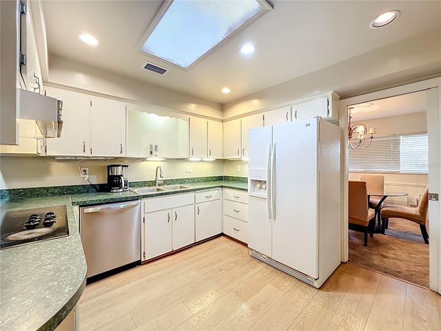 415 HERMITAGE DRIVE, Altamonte Springs, FL 32701