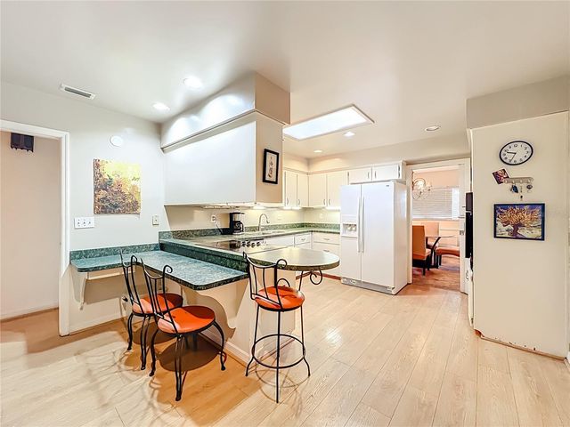 415 HERMITAGE DRIVE, Altamonte Springs, FL 32701