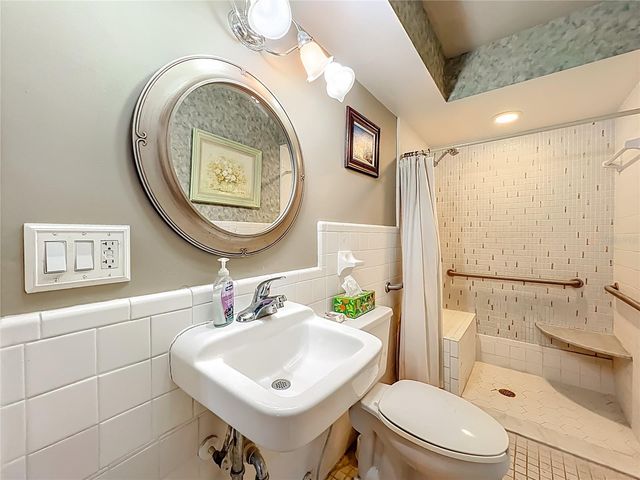 415 HERMITAGE DRIVE, Altamonte Springs, FL 32701