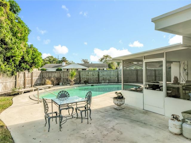 415 HERMITAGE DRIVE, Altamonte Springs, FL 32701