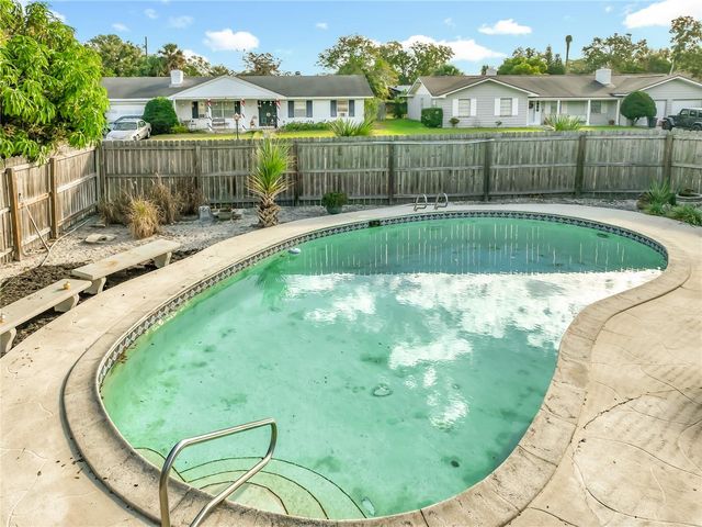415 HERMITAGE DRIVE, Altamonte Springs, FL 32701
