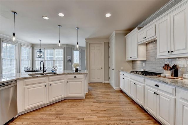 7051 Dove Point Lane, Hoschton, GA 30548