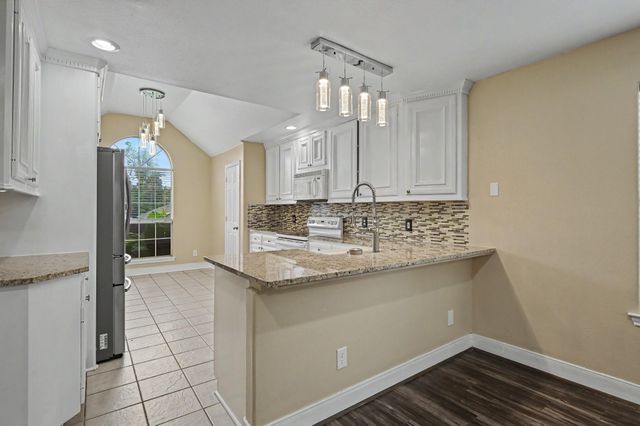 18477 Sunrise Oaks Court, Montgomery, TX 77316
