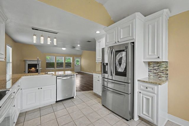 18477 Sunrise Oaks Court, Montgomery, TX 77316
