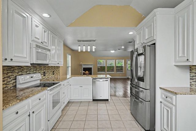 18477 Sunrise Oaks Court, Montgomery, TX 77316